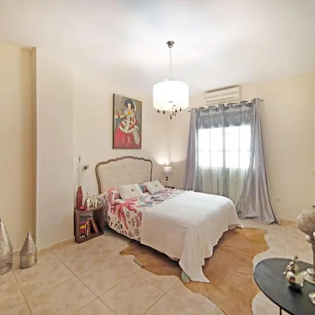 Holiday home Panoramic View Holiday In Arona With Bubble Bath Bath *
